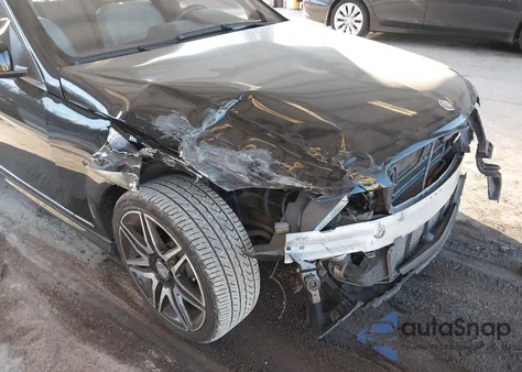 2013 Mercedes-Benz C 250 Sport z USA, uszkodzony, nr VIN WDDGF4HB4DR262945